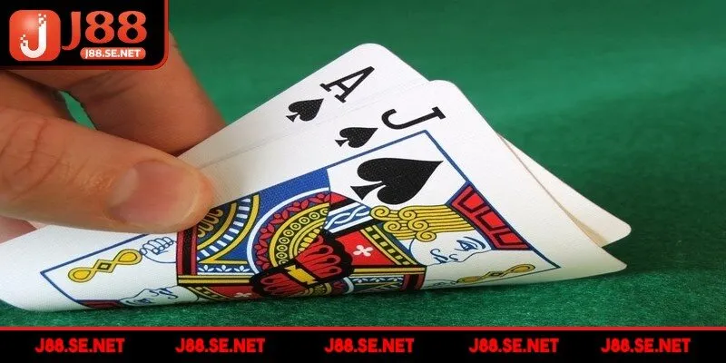 Cách chơi Xì Dách hiệu quả là ghi nhớ mọi quân bài trên bàn cược